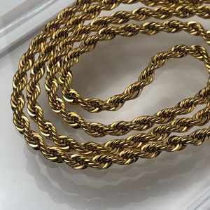 VTG MONET GOLD PLATED TWISTED ROPE CHAIN